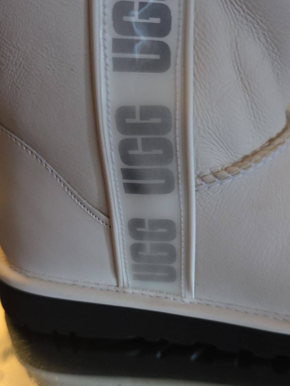 Ugg BRAND NEW WHITE NUEMALS SZ 9 - Picture 3 of 8
